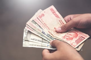 In 4 Ländern geschätzte Währungen der Indischen Rupie